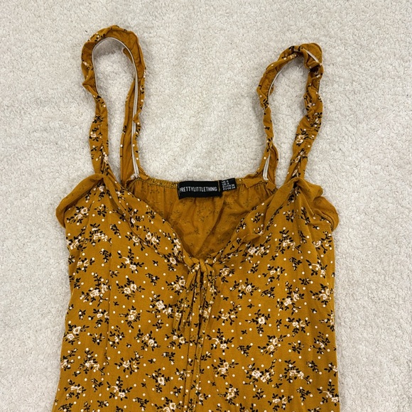 *SOLD* PRETTYLITTLETHING - Floral Print Dress (size US 4) - Picture 3 of 10